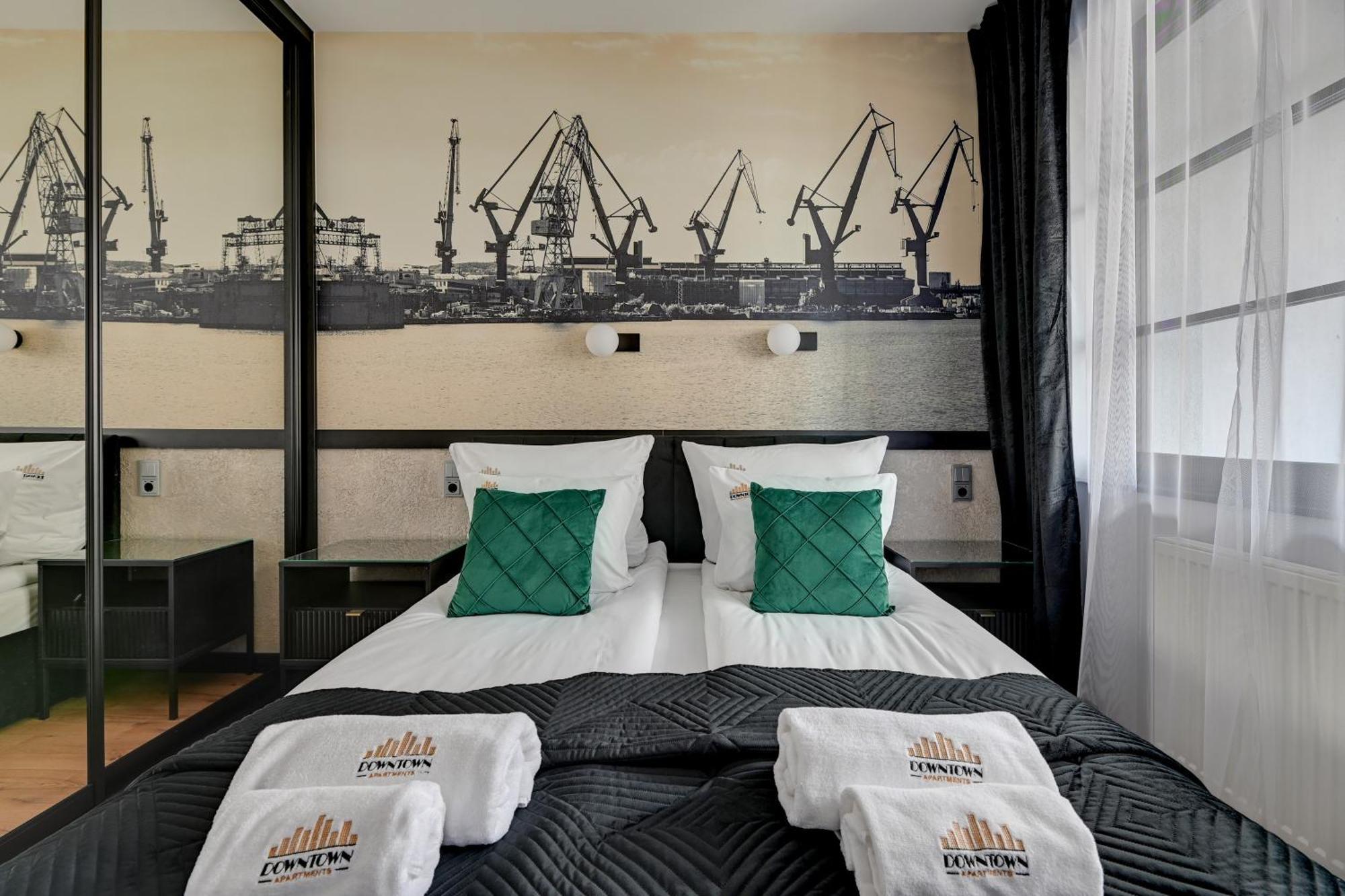 Doki Living - Foodhall & Parking By Downtown Apartments Гданьск Экстерьер фото